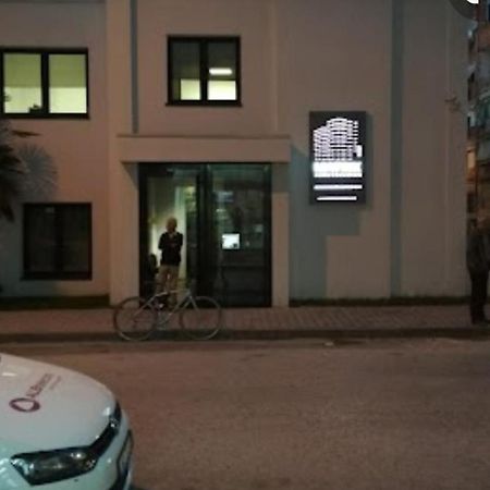 White Apartment Tirana Bagian luar foto