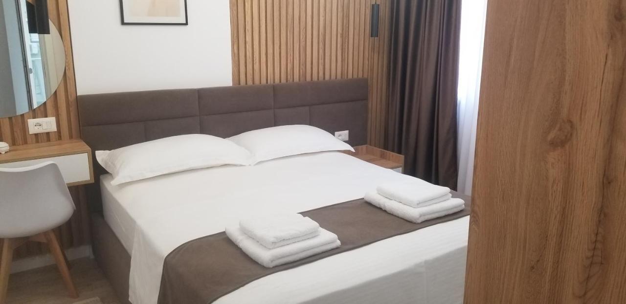 White Apartment Tirana Bagian luar foto