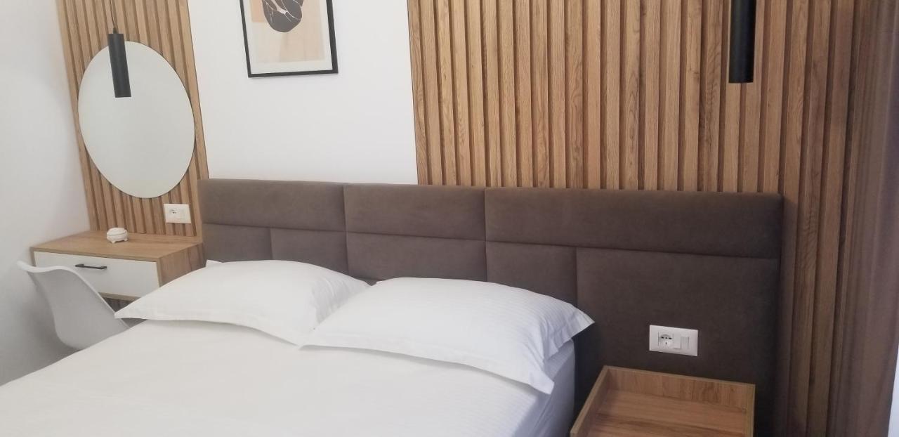 White Apartment Tirana Bagian luar foto